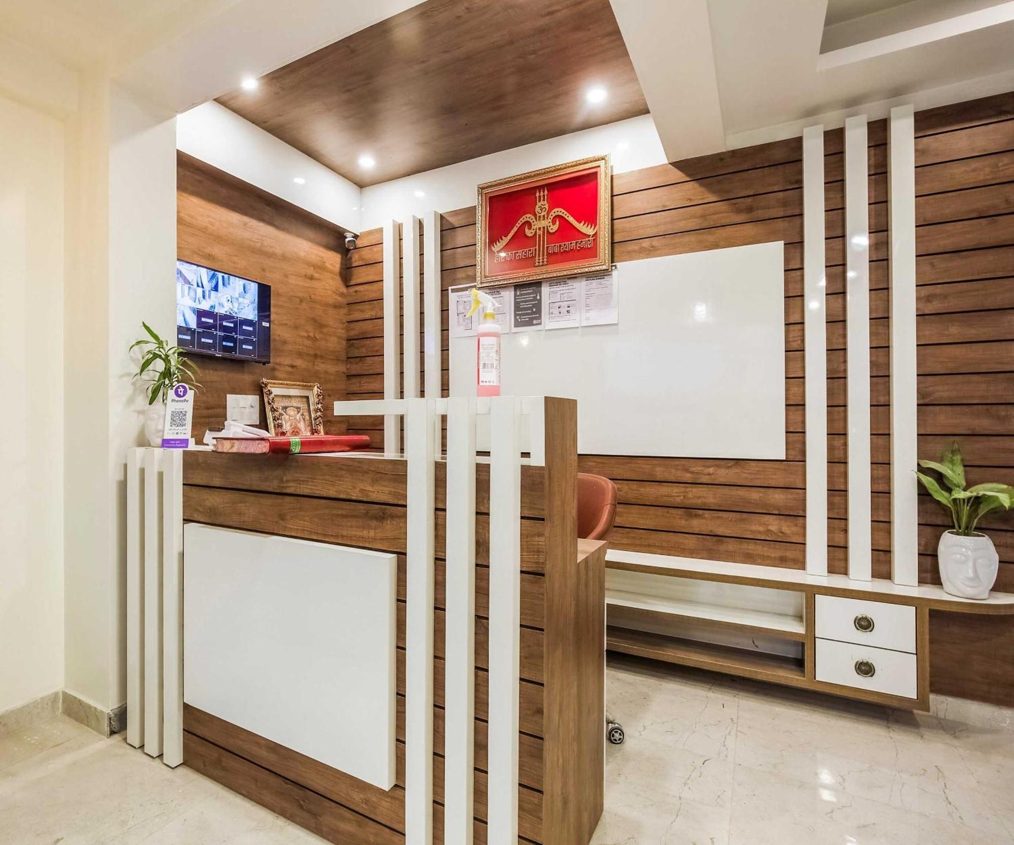 Hotel Maharaja Palace Гургаон Екстериор снимка